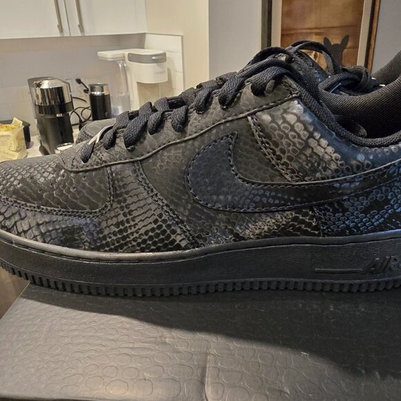 Nike Air Force 1 Low Kobe Triple Black Mens IB0018003 Size 10 2025 NEW - Picture 8 of 16
